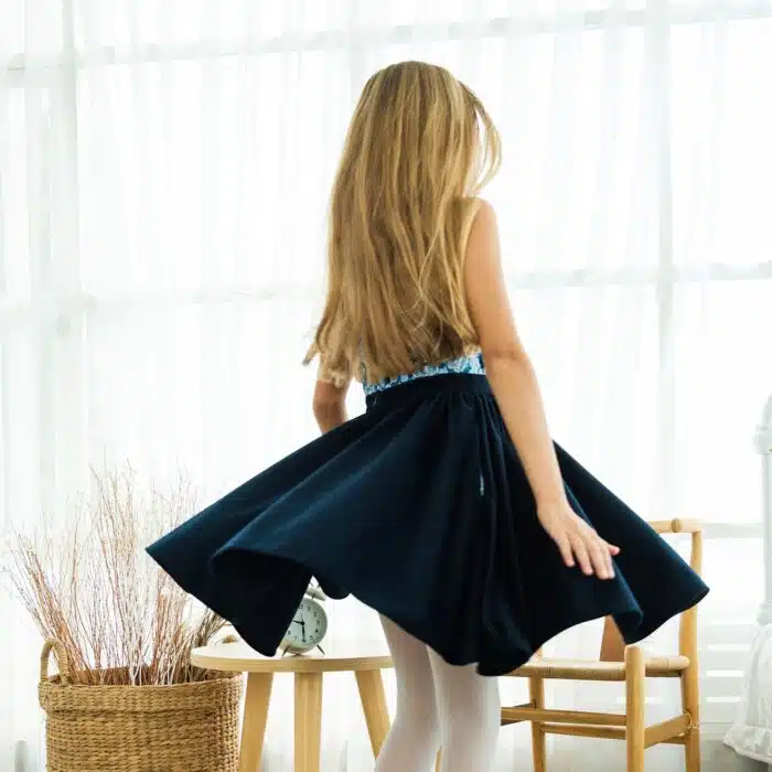 Robe qui tourne POUR FILLES en velours bleu marine et col Claudine fleuri bleu roi de la marque de mode pour enfants LA FAUTE A VOLTAIRE