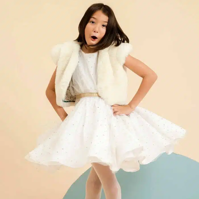 Robe de soirée fille et fillette pour le Nouvel An et toutes les fêtes. En coton et tulle blanche avec paillettes étoiles dorées de la marque de mode pour enfant La Faute à Voltaire