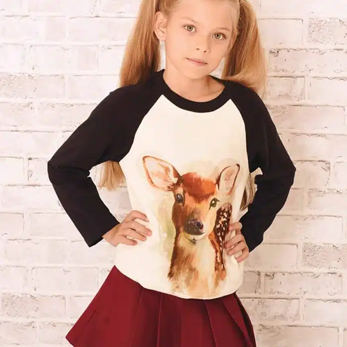 Beau sweat beige et noir avec joli imprimé de Bambi peint à l'eau. Sweat pour filles et fillettes de la marque de mode pour enfant LA FAUTE A VOLTAIRE