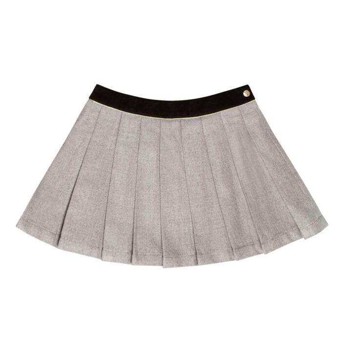 Craquez pour cette Magnifique Jupe Plissée Chic et Tendance pour Fille et Fillette en Laine gris Souris et Ceinture de velours Noir avec Biais Doré de la Marque de Mode Française pour Enfant La Faute à Voltaire.