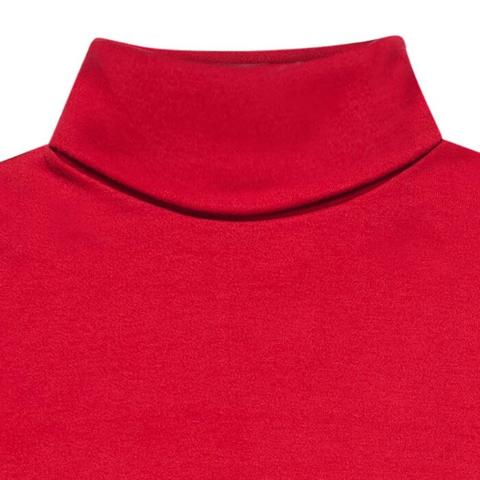 Mode rétro chic pour enfant avec jupe plissée en carreaux tartan gris et sous pull contrasté rouge de la marque de mode pour enfant française LA FAUTE A VOLTAIRE