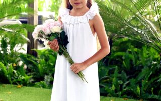 Robe de communion blanche avec col élastique en broderie anglaise blanche de la marque de mode pour enfants LA FAUTE A VOLTAIRE