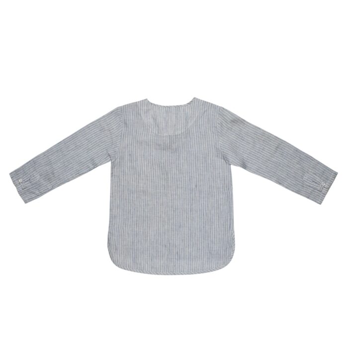 Chemise bohème légère en voile de coton rayé gris et blanc avec col à liens bleu marine pour garçons de 2 à 14 ans