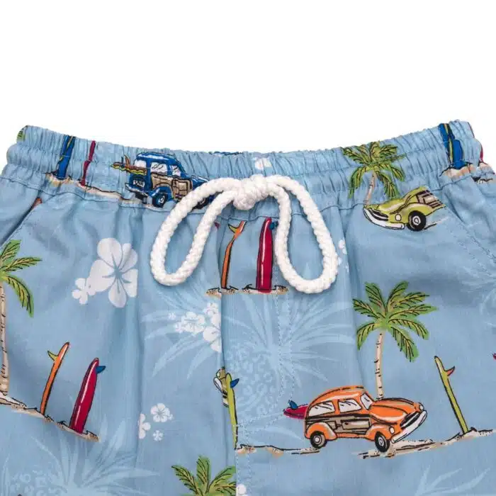 Short de bain bleu ciel imprimé voitures vintages, taille élastique, poches pour garçons de la marque de mode enfants La Faute à Voltaire