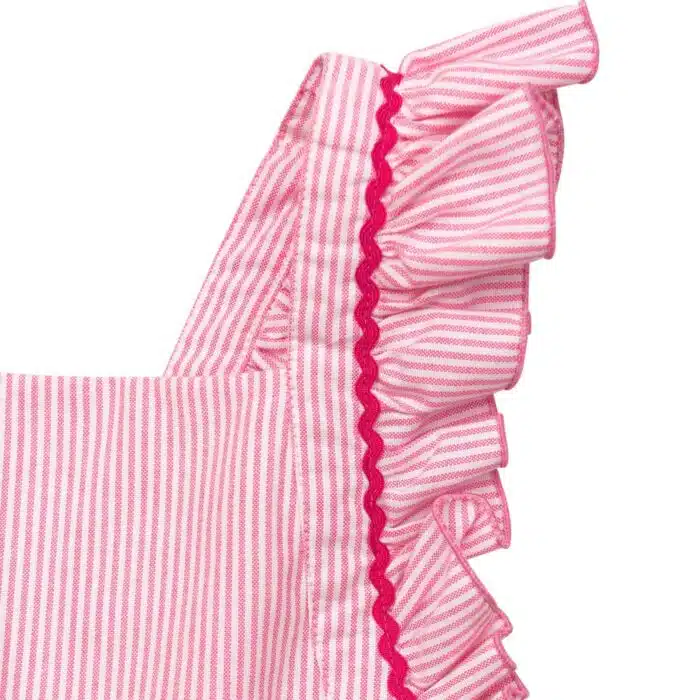 Robe bohème de cérémonie à fines rayures rose à bretelles, dos nu, taille élastique, détaille rose fuchsia de la marque de. mode pour enfants LA FAUTE A VOLTAIRE