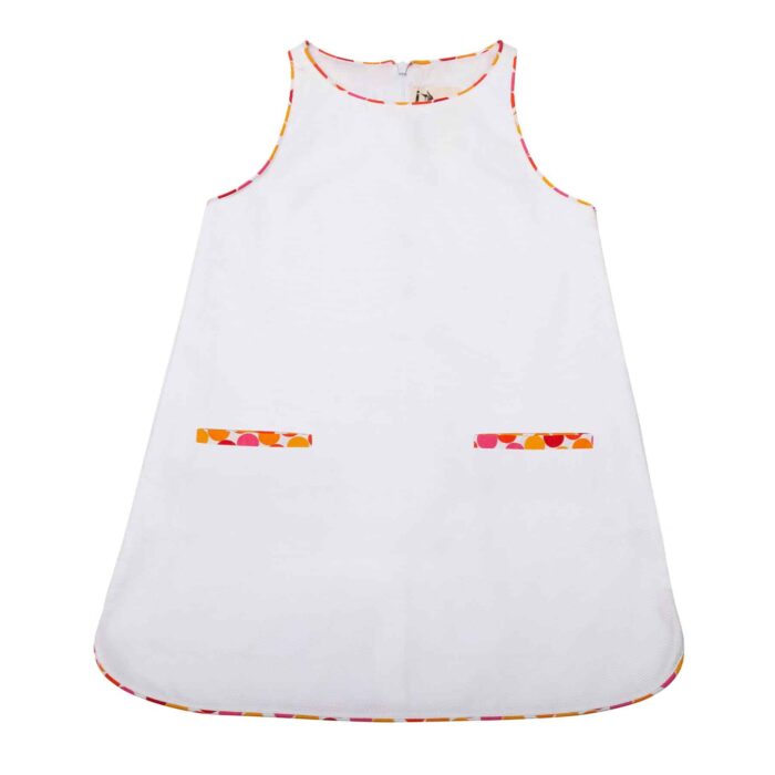 Robe trapèze été en coton gaufré blanc avec poches et détails colorés roses et oranges pour filles de 2 à 14 ans