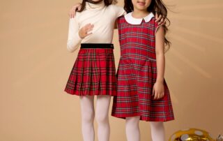 Une Adorable Robe Carreaux Tartan Rouge pour Noël à Manches Courtes et Col Claudine Blanc pour Fille de la Marque de Mode pour Enfant La Faute à Voltaire.Une Adorable Robe Carreaux Tartan Rouge pour Noël à Manches Courtes et Col Claudine Blanc pour Fille de la Marque de Mode pour Enfant La Faute à Voltaire.