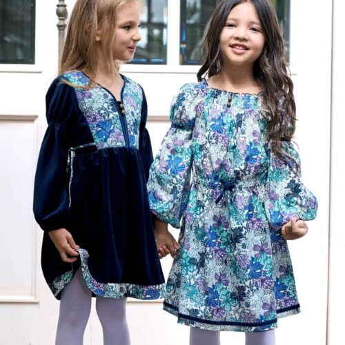 Jolie robe intersaison et hiver fleurie liberty bleu marine, lilas, bleu vert, à manches longues ballons, taille élastique de la marque de mode pour enfant LA FAUTE A VOLTAIRE