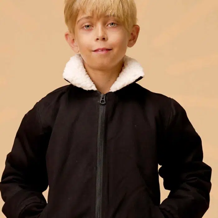 Pour la Rentrée Scolaire, Craquez pour ce beau Blouson Noir doublé en Fausse Fourrure Beige pour Garçon de 2 à 16 ans de la Marque de Mode pour Enfant La Faute à Voltaire.