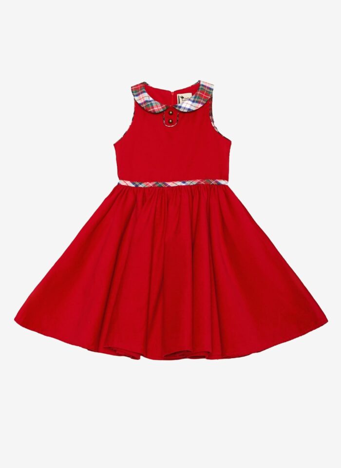 Une Magnifique Robe de Noël qui Tourne en Velours Rouge pour Fille, Fillette et Ados de 2 à 16 ans avec un Col Claudine contrasté en Tartan Rouge, blanc et Vert, Robe Patineuse avec. Taille Marquée par une Ceinture intégrée en Carreaux Tartan, Robe de Noël avec Emmanchures Américaines de la Marque de Mode Française Vêtements chic LA FAUTE À VOLTAIRE.