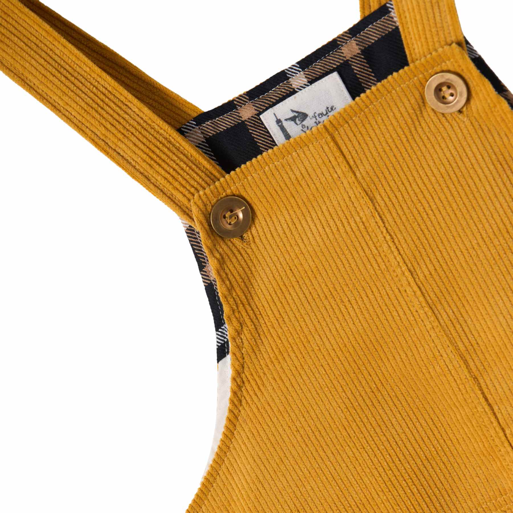 Choisissez une Mode de Qualité pour vos Enfants ! Offrez la Lumineuse Robe Salopette Hiver Style Années 60 en Velours Jaune pour Filles et Fillettes de 2 à 16 ans avec Poches Raglans sur le devant de la Marque de mode vêtements chics Française pour enfant La Faute à Voltaire.