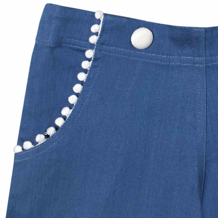 Un adorable short été en coton bleu ciel d'inspiration short marin pour fille et fillette de 2 à 16 ans de la marque de mode Française pour enfant La Faute à Voltaire