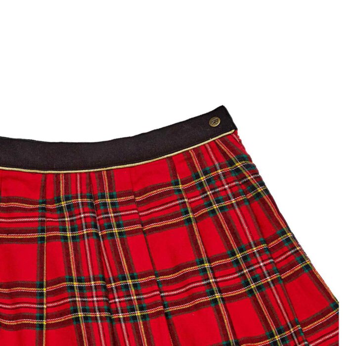 Magnifique Cadeau pour Fille, Ensemble Hiver composé d'un Manteau Noir intérieur Carreau Tartan, Une Jupe Plissé Rouge Tartan Écossaise ainsi qu'un Col Roulé Beige de la Marque de Vêtements pour Enfants LA FAUTE A VOLTAIRE