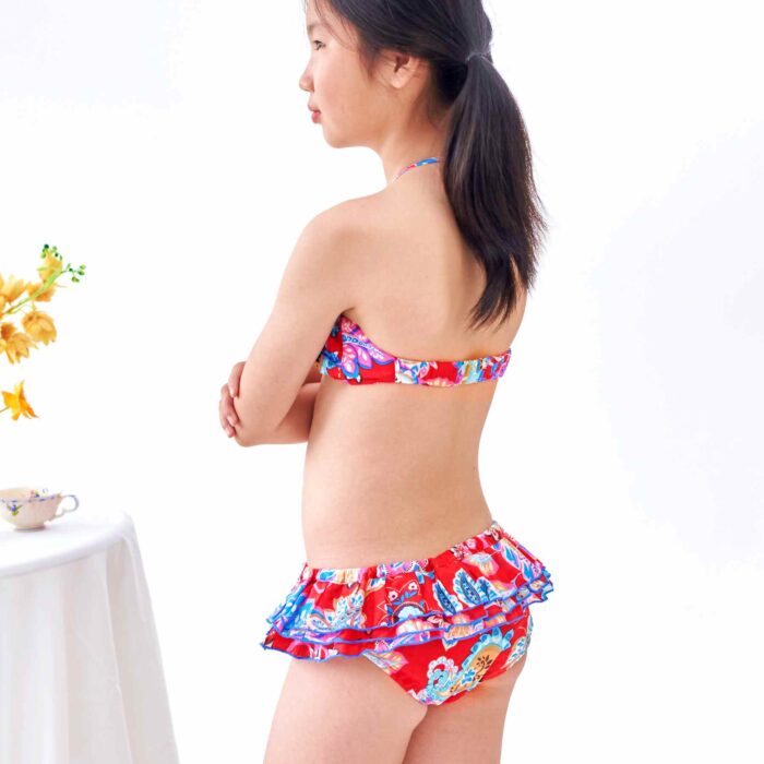 Nouveau Maillot de Bain Deux Pièces Été Fille en Coton Fleuri Style HawaÏ Couleur Rouge, Bleu Roi, Rose, Orange pour Filles, Fillettes et Ados de 2 à 16 ans de la Marque de Mode Française pour Enfant La Faute à Voltaire/ C'est la faute à Voltaire.