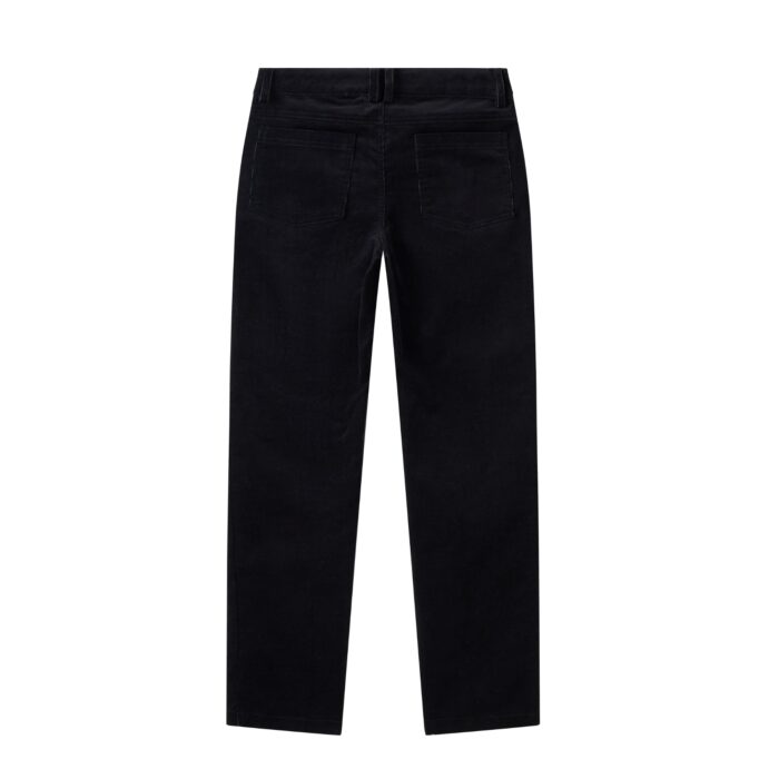 Un Très Beau Pantalon Coupe Chino en Coton Velours Noir de la Marque de Mode Française Chic pour Enfant La Faute à Voltaire. Vous aimerez le Confort de cette Coupe Ample aux Cuisses et Resserré aux Chevilles pour les Garçons et Ados de 2 à 16 ans, Resserré aux Chevilles, l'Élastique Intérieur qui permet d'Adapter la Largeur de la Taille. Ruban Décoratif Bleu, Blanc, Rouge à l'intérieur de la ceinture ainsi que de chaque côté de l'intérieur du bas du pantalon pour pouvoir le rouler vers l'extérieur si le pantalon est trop Long avec une petite Fantaisie.