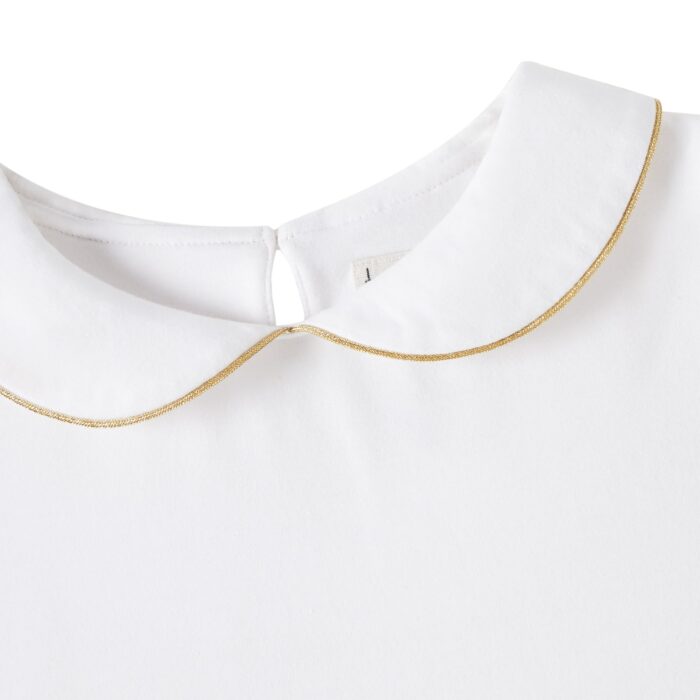 Un Élégant T-Shirt Blanc à Manches Courtes avec Col Claudine avec Biais Doré pour Filles, Fillettes et Ados de la Marque de Mode pour Enfant Française La Faute à Voltaire.