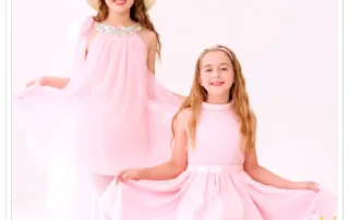 Robe de cérémonie fille rose poudré La Faute à Voltaire. Tailles disponibles du 2 au 16 ans.